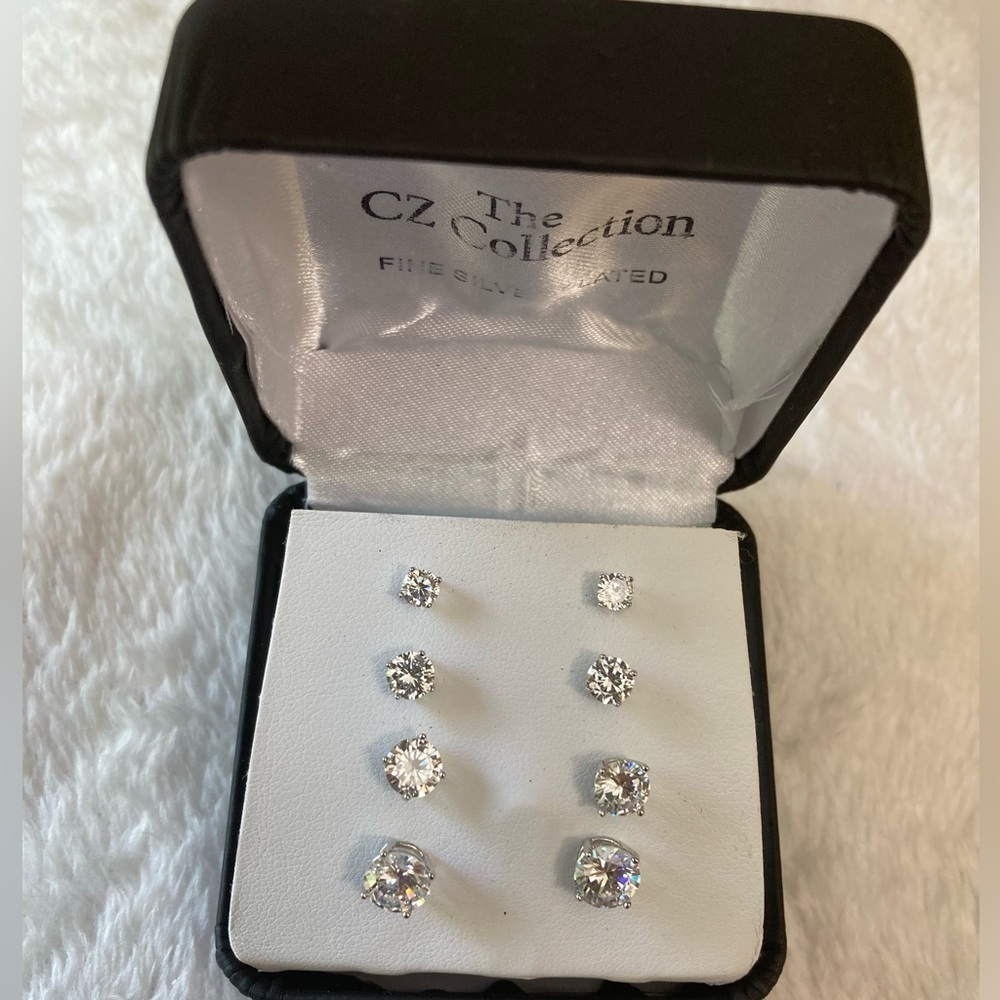 The CZ‎ Collection 4 Pairs of CZ Stud Earrings in Box New